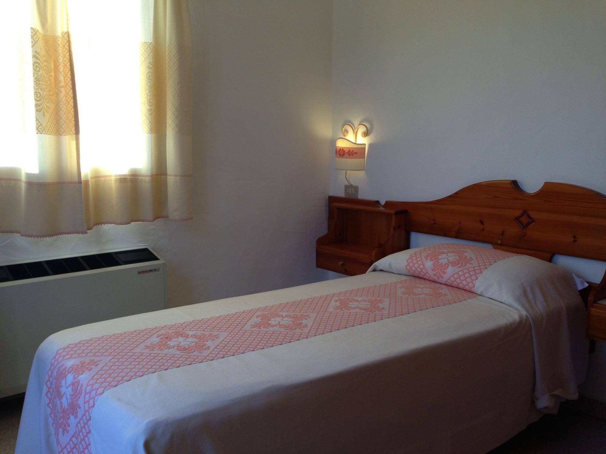 Hotel 3 Botti Baja Sardinia Eksteriør bilde