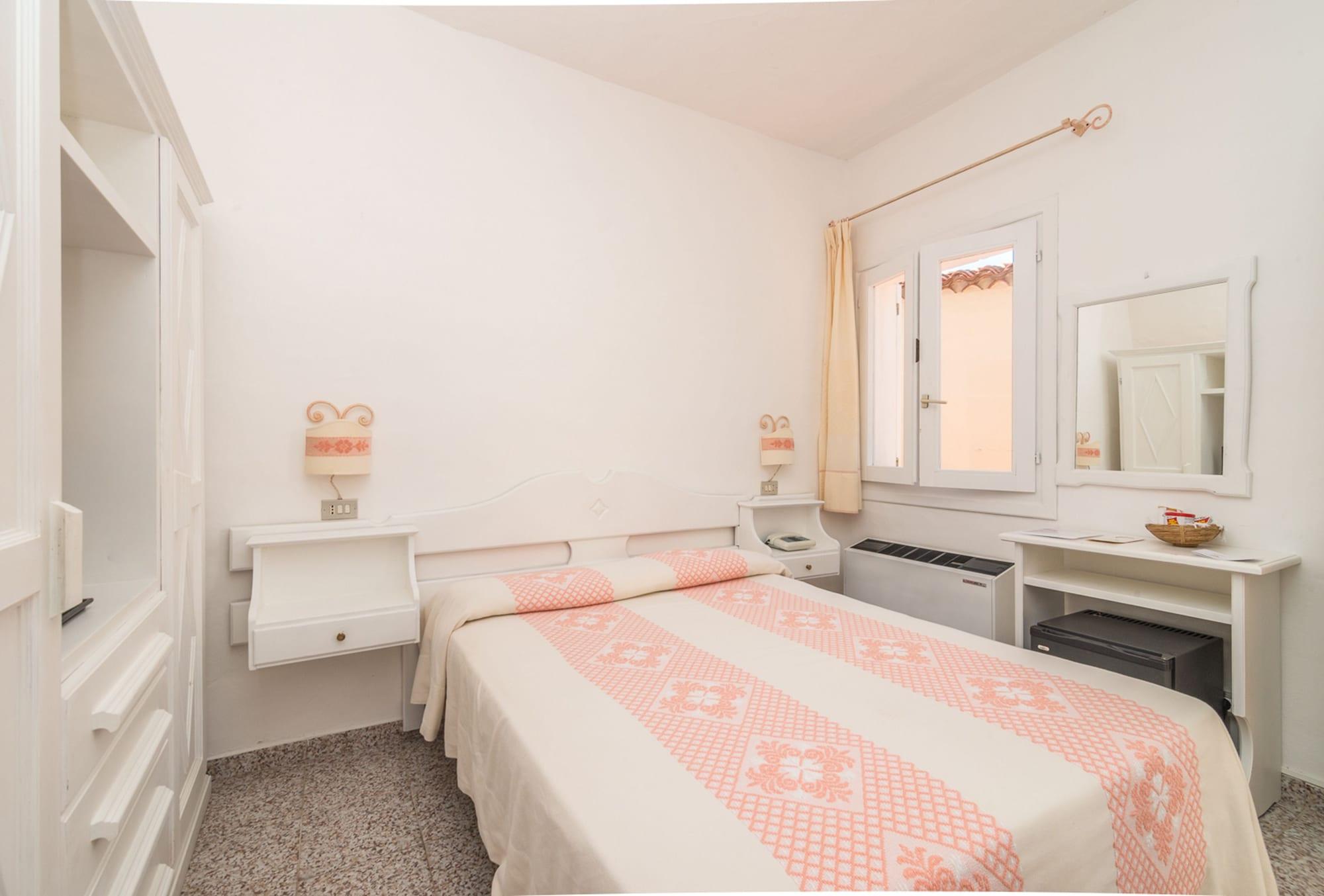 Hotel 3 Botti Baja Sardinia Eksteriør bilde