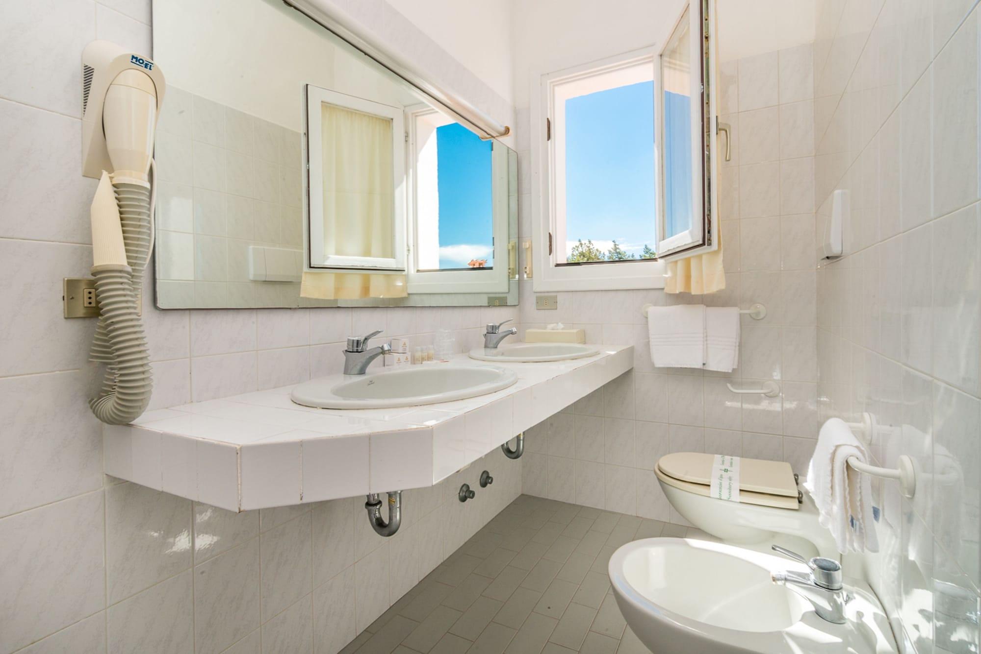 Hotel 3 Botti Baja Sardinia Eksteriør bilde
